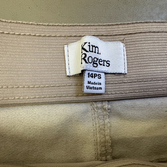 Kim Rogers Women's Beige Cropped Petite Cotton Blend Khaki Pants NWOT - Picture 2 of 7